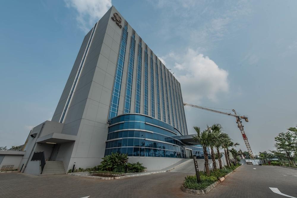 Enso Hotel Cikarang Exterior foto